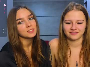 couple Live Cam Girls Love To Strip Naked For Their Viewers with dreamy_daze