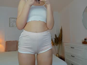 girl
        rennatha21 cam image #1236787