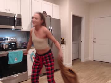 girl
        holihurricane cam image #3016601