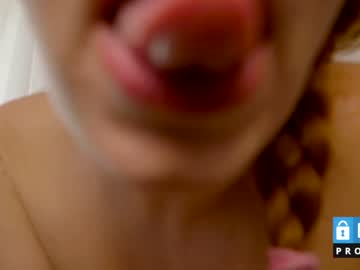 girl
        natural_hairy cam image #3440256