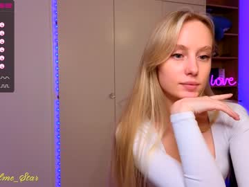 girl
        callme_star cam image #1481605