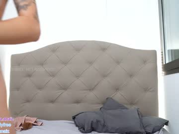 girl
        bunnyblondy cam image #1847266