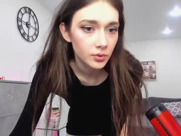 girl
        _wilson__ cam image #3715246