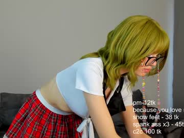 girl
        lisa_milkis cam image #431303
