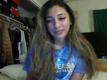 girl
        kristy_barrios cam image #2039860