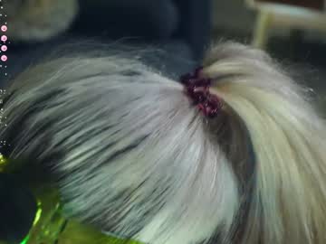 girl
        audreycarvin cam image #4974043