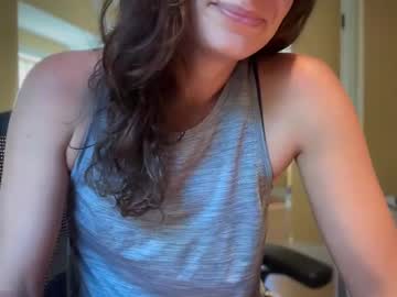 girl
        letmesitonit22456 cam image #5282448