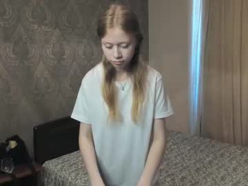 girl
        keeleycoldwell cam image #4403905
