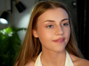 girl
        cirilada cam image #4872004