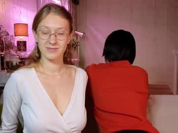 couple
        jitoon_exe cam image #4995162