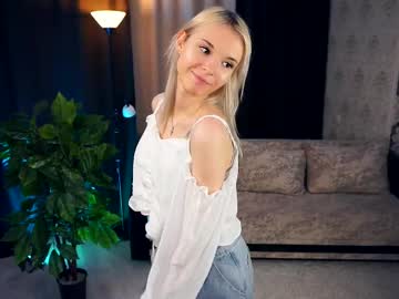 girl
        breckbunyard cam image #6153365