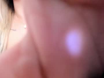 girl
        christine0990__ cam image #5163927