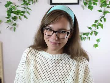 girl
        teresabriggs cam image #2219729