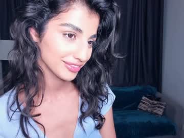 girl
        suzannedavise cam image #2817555