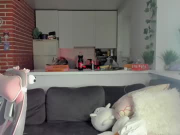 girl
        mia_gothh cam image #4312092