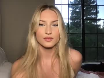 girl
        thezabrina cam image #2505021