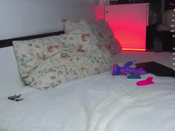 girl
        sarah__marlow__ cam image #1159978