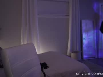 girl
        onlyems23 cam image #3769011
