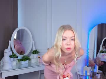 girl
        cassie_palmer cam image #3505955