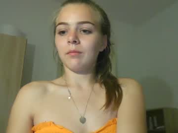 girl
        inocent_student17 cam image #2137449
