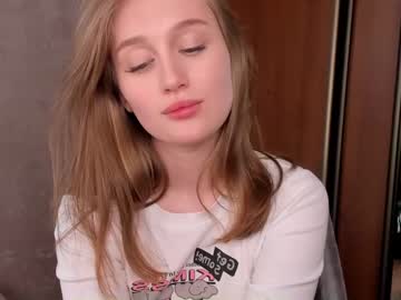 girl
        aiyanatrujillo cam image #3987412