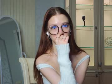 girl
        shirleywhitney cam image #3293070