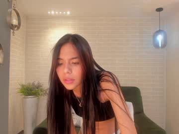 girl
        aprilstone_x cam image #587179