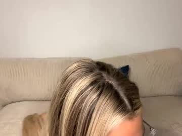girl
        badbrittxo cam image #5542920