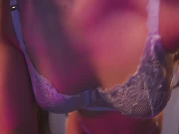 girl
        lucie_beltran cam image #4199302