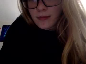 girl
        blondiebae1 cam image #6158932