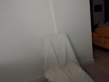 girl
        ehotlovea cam image #38143