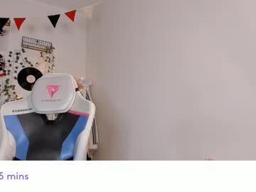 girl
        vivian_qwerty cam image #5953945