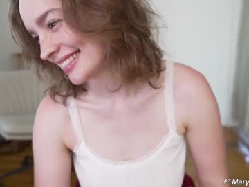 girl
        marymoody cam image #6944134