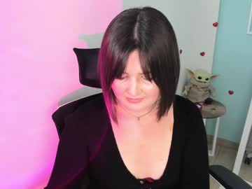 girl
        jennie_berry cam image #4904124