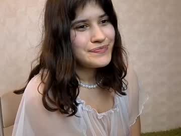 girl
        anna_in_wonderworld cam image #6159521