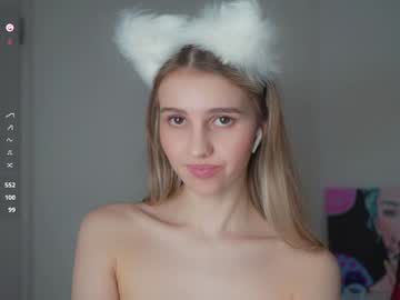 girl
        fluffy_angel cam image #5775750