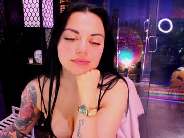 girl
        alma_pearl cam image #6766877
