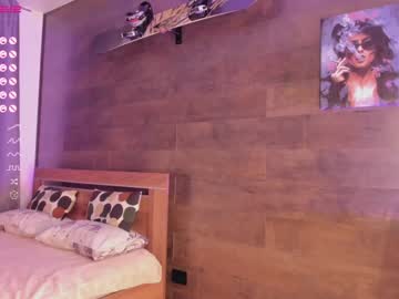 girl
        yolandabertha cam image #708500