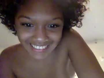 girl
        xoxobrat cam image #6916670