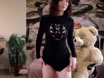girl
        jennycutey cam image #1249839