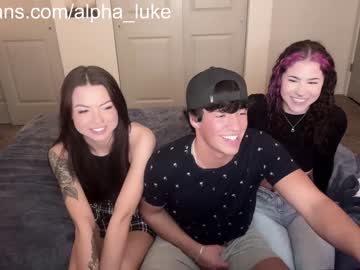 couple
        alpha_luke cam image #1400856