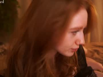girl
        lizzy_blaze cam image #5895775