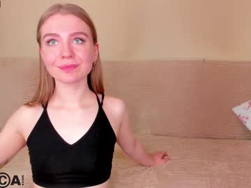 girl
        yourlovelyjul cam image #966262
