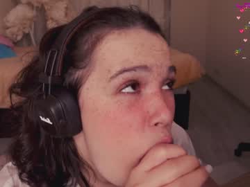 girl
        chery_lady22 cam image #1415016