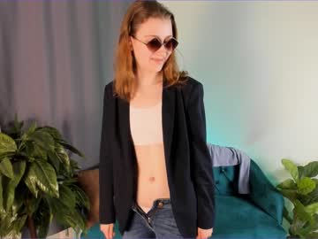 girl
        sunnyviolet cam image #1628082