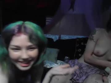 couple
        happyhourand69 cam image #1235840