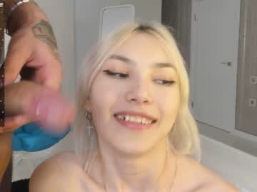 couple
        rosy_kriss cam image #1796341
