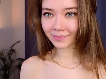 girl
        lil_babe_ cam image #2674062