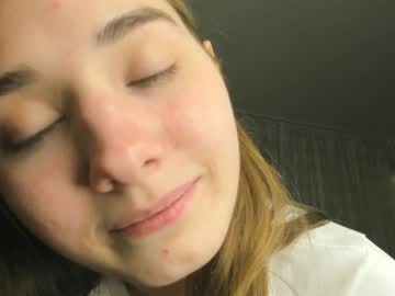 girl
        mariamgroves cam image #3716056