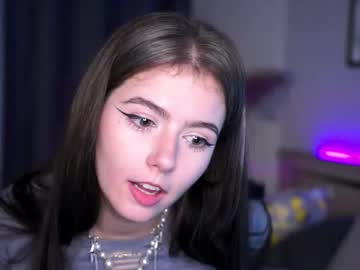 girl
        sirenevelyn cam image #5424684